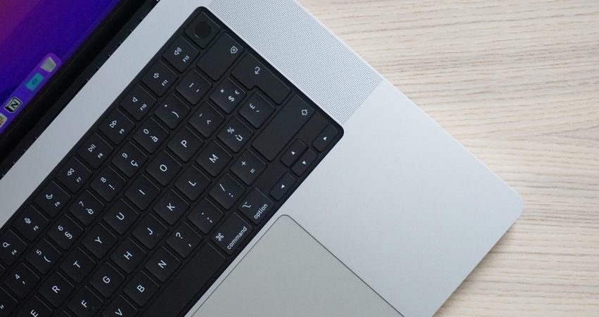 Are you hesitating between the MacBook Air or the MacBook Pro? Here are the keys