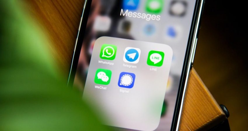 How to have two WhatsApp accounts on the same iPhone