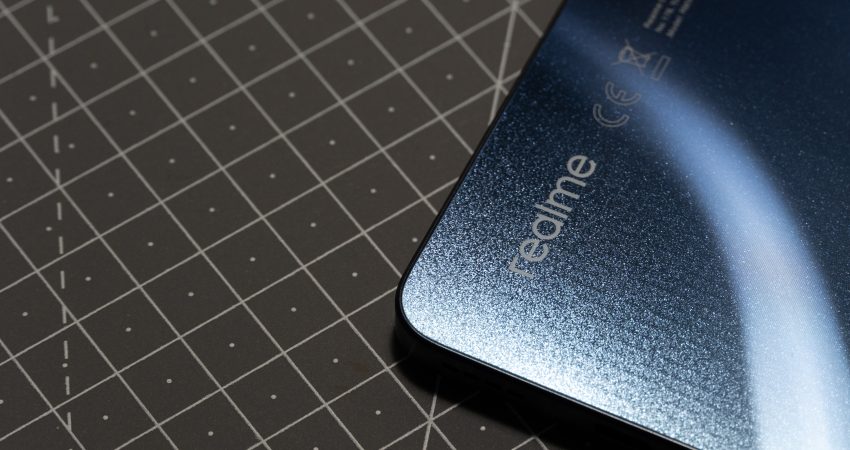 The folding fever continues: realme joins the bandwagon of these devices
