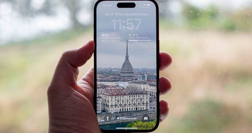 The iPhone 14 Pro is the best smartphone in the world, according to MWC23 experts