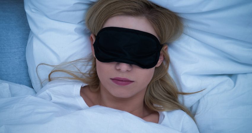 They discover that wearing a sleep mask has surprising mental benefits