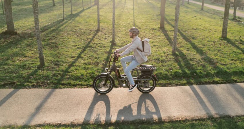 This electric bike with start-up assistance is all about practicality